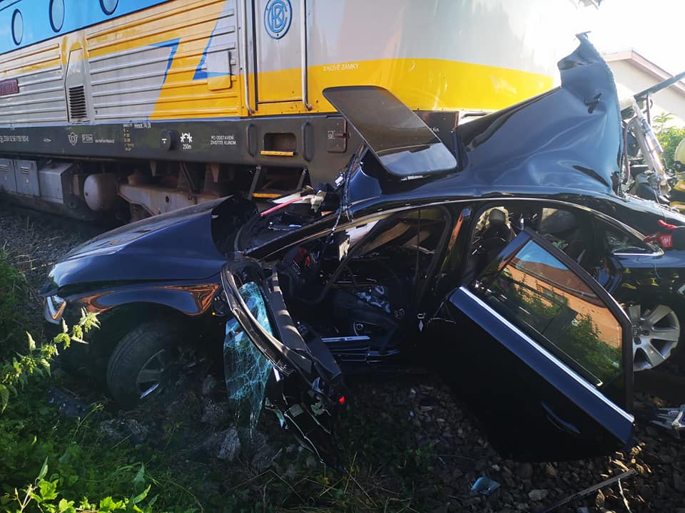 06 - Zrážka auta s osobným vlakom v Nitre
